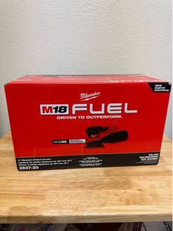 Milwaukee M18 Fuel 5” random orbital sander