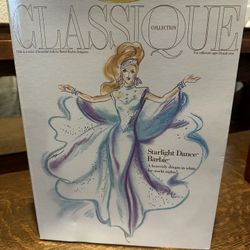 Classique Barbie Doll