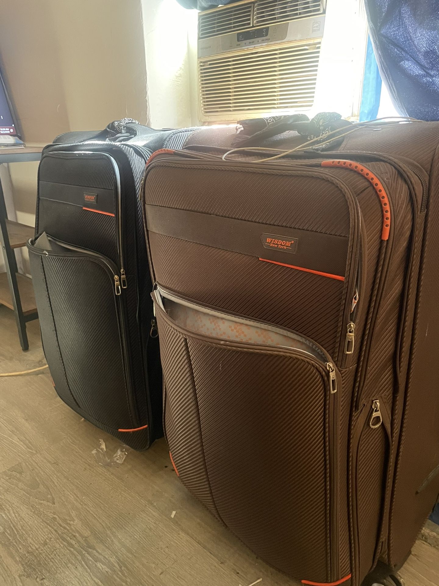 Wisdom New York luggage set (2 pair)