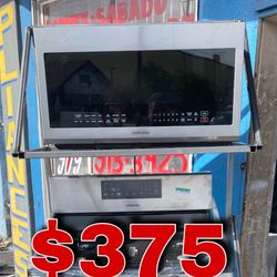 New Open Box Samsung microwave Oven