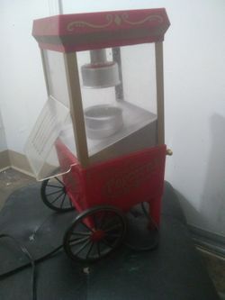 Old time movie popcorn maker