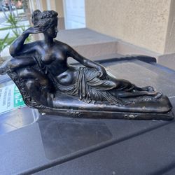Vint Bronze Statue 