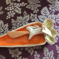 Small Easter Butter Dish And Spread Knife.