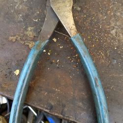 Pliers 