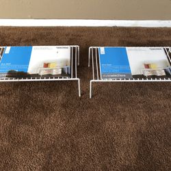 Countertop shelves