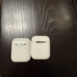 2 AirPods $5 Each (Battery Issue) - Priced to Sell