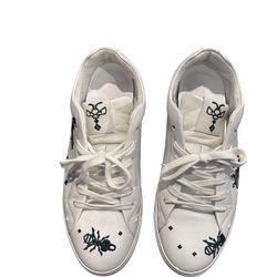 Fendi White Genuine Leather men’s bee sneakers size 9 Authentic