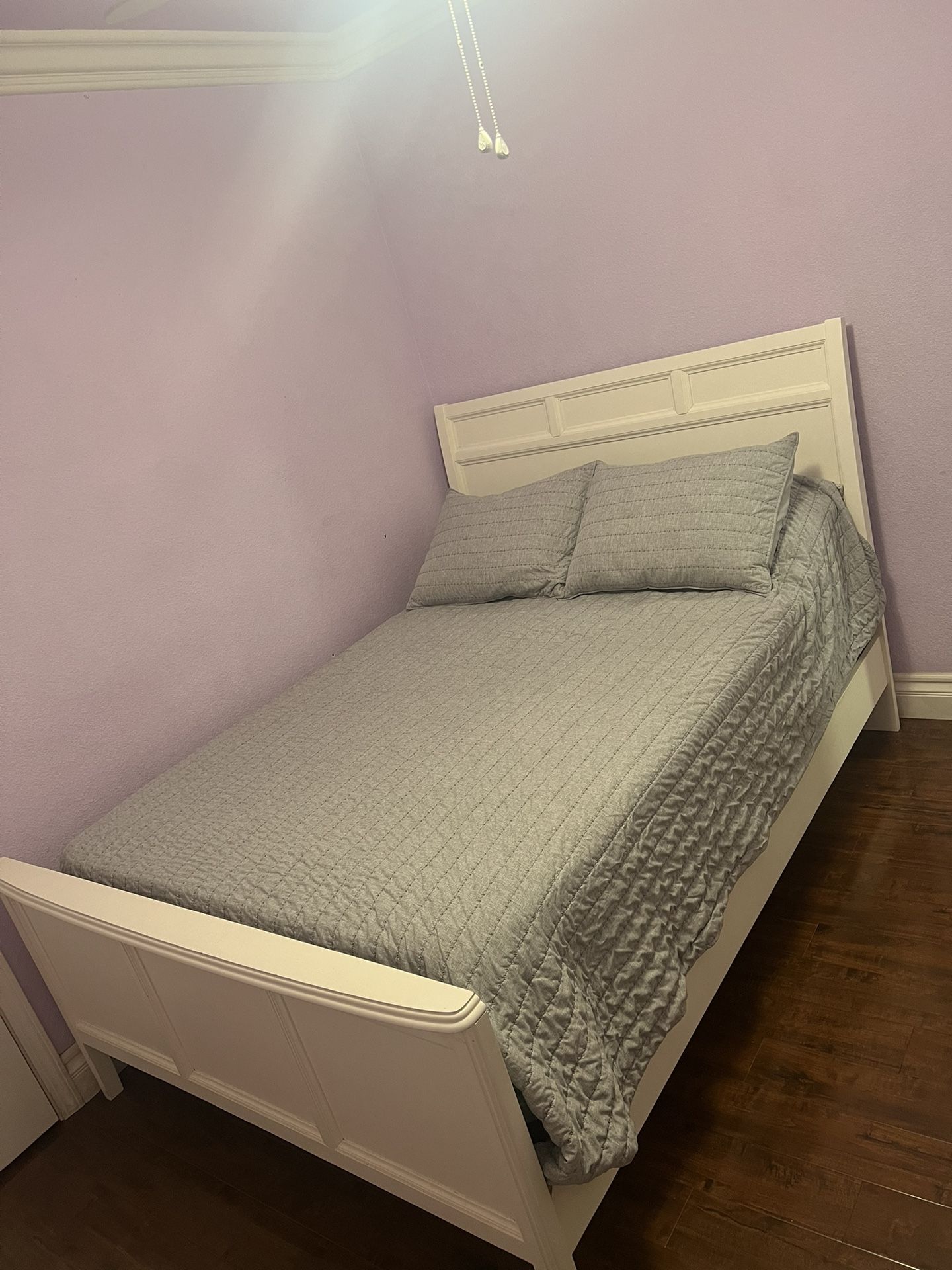 Full Size Bed With Mattress