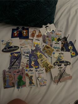 Paris Disney pins $25