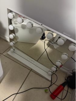 vanity mirror