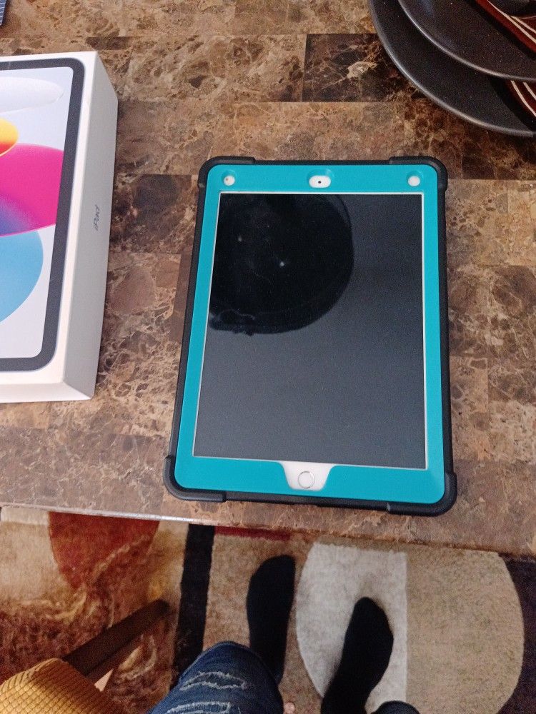 IPAD. 6TH GEN 32 GIG