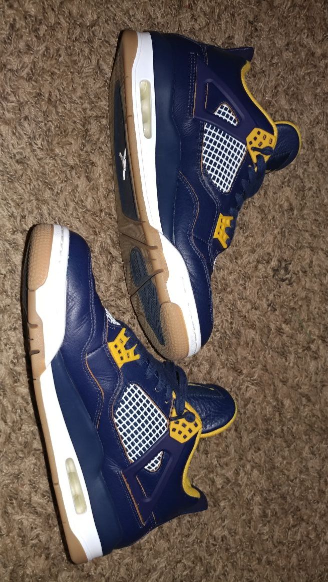 Jordan Retro size 10 navy and gold - Main Image