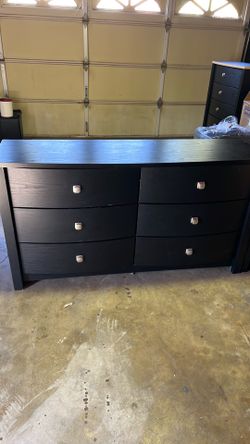 Black 6-Drawer Wood Dresser