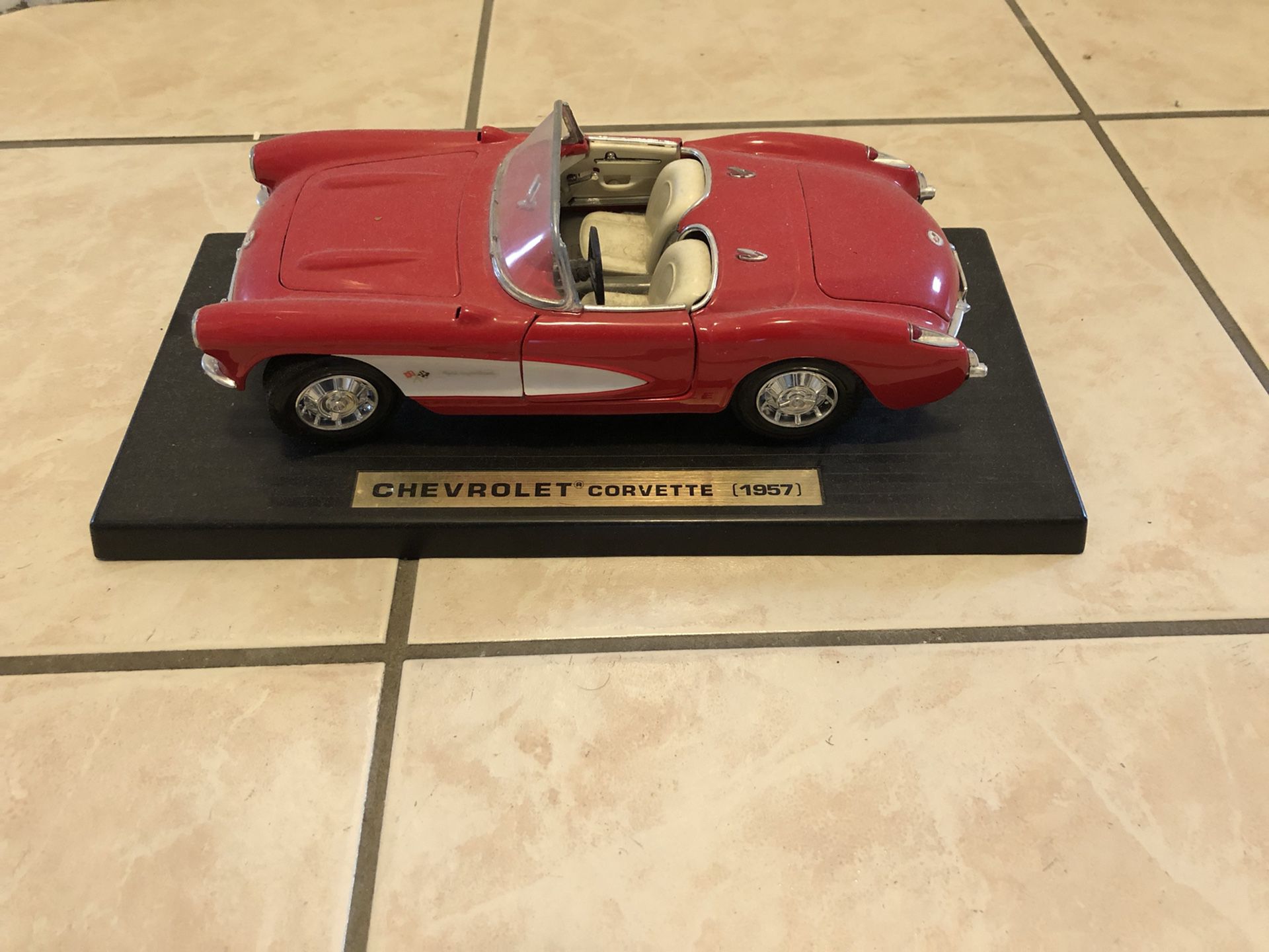 Metal 1957 Chevy Chevrolet Corvette Model 