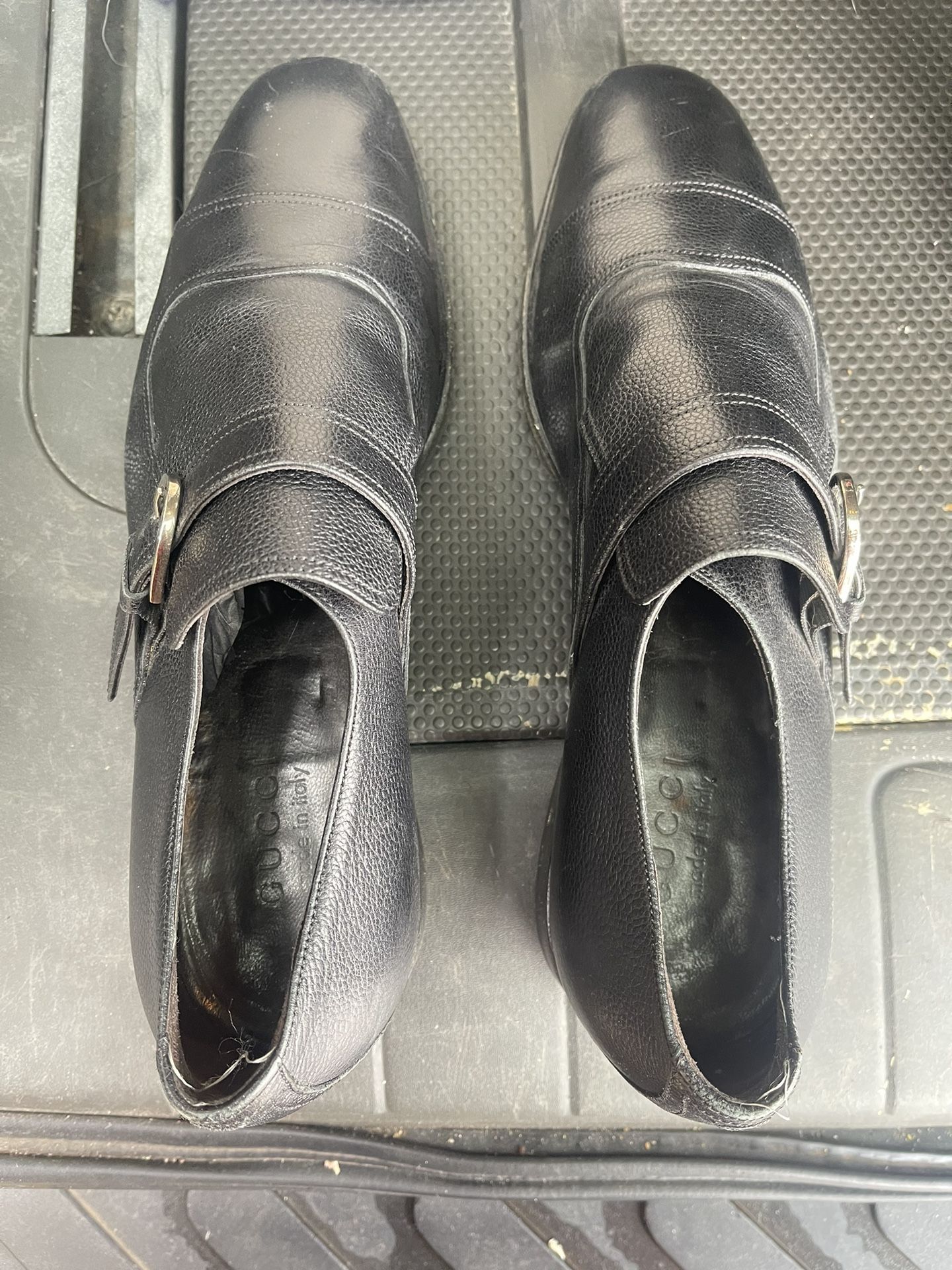 Gucci Buckled Leather Shoe 