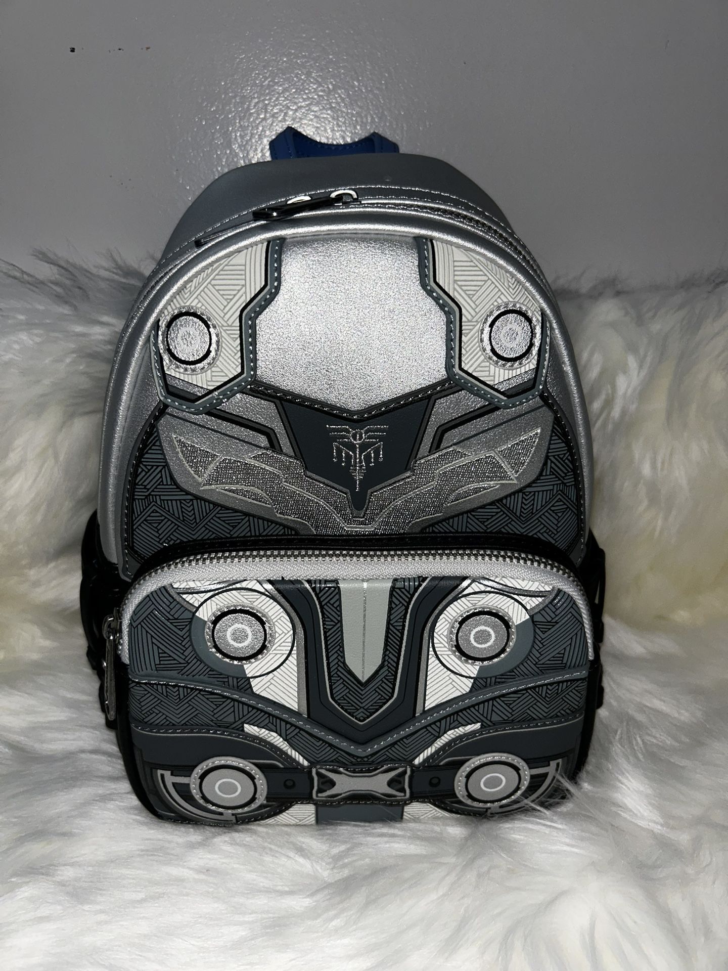 Loungefly Marvel Thor Love and Thunder: King Valkyrie mini backpack
