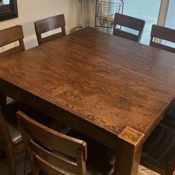 Dinning Set.   8 Chairs And Bench 