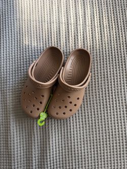 Crocks size: M6/W8