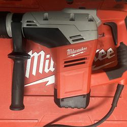 Milwaukee ROTARY HAMMER DRILL Corded Electric 