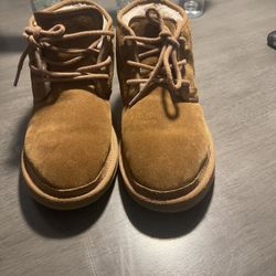 UGGS MEN SIZE 10