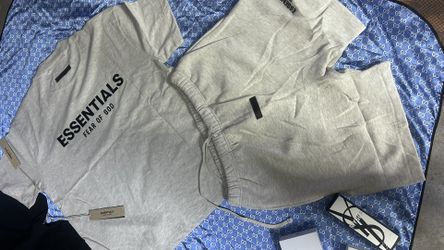 Different Colors Available In Essentials