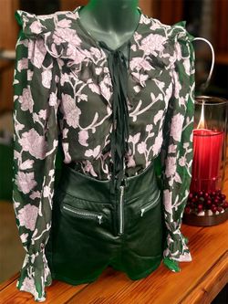 Women’s Blouse -S & Shorts 00