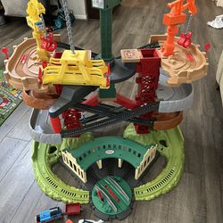 Thomas & Friends - Trains & Cranes Super Tower
