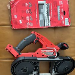Milwaukee Band Saw Plus 3 Saw Blades 