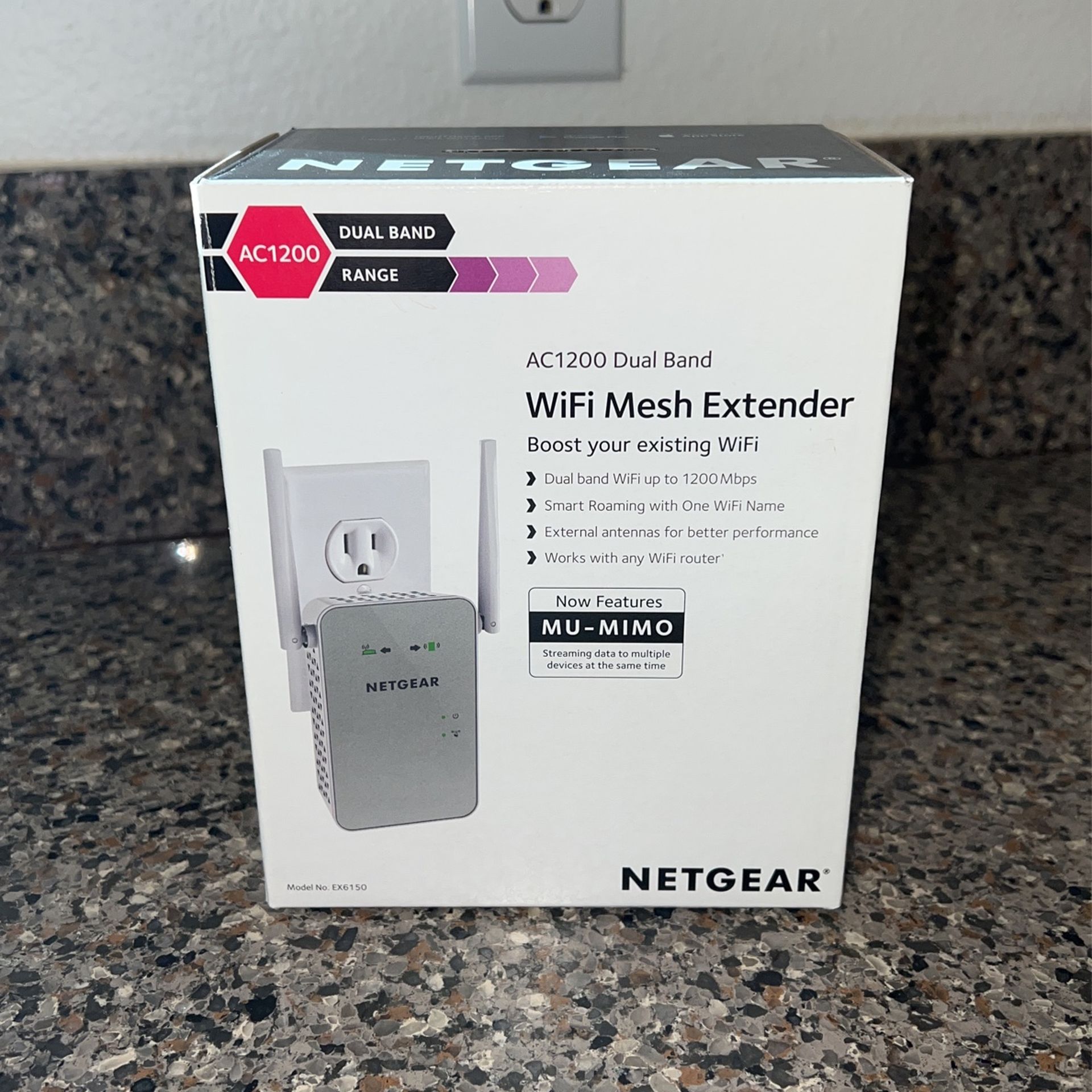 Net gear Ac1200 Dual Band WiFi Mesh Extender