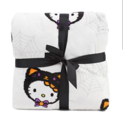 Hello Kitty Webs Black Cat Queen Halloween Blanket