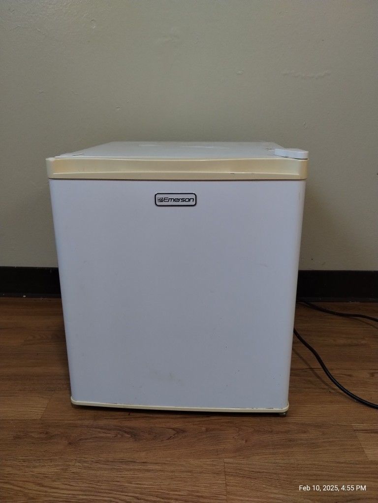 Emerson Personal Refrigerator