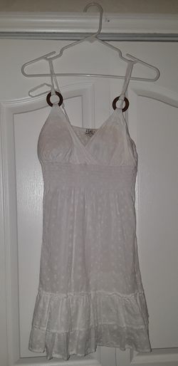 Lei beachy white dress Juniors size large w/padding