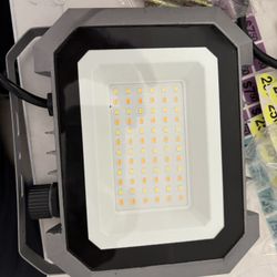 LED Floodlight 50W/3CCT Metal Case Adjustable Mountable Plug In