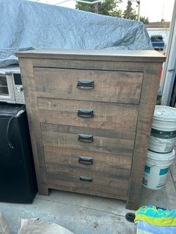 Dresser