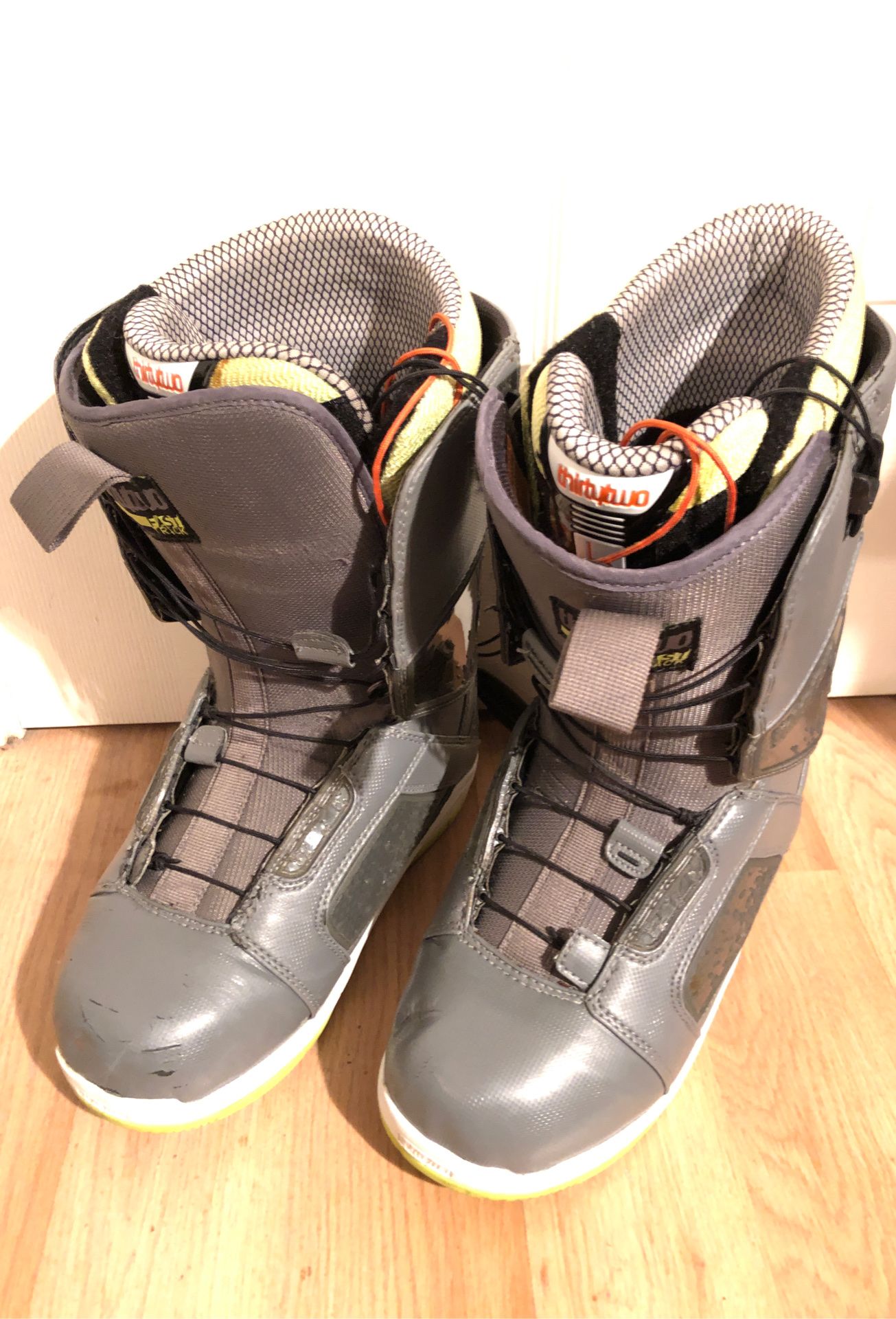 Men’ Snowboard Boots Thirtytwo size 10 Sonik FT