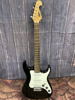 Lyon by Washburn Strat-style Electric Guitar (179644-2)