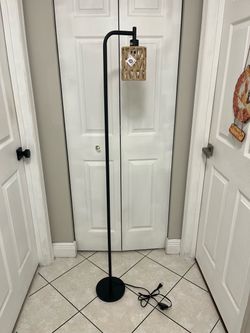 New Black Floor Lamp On / Off Switch foot with Woven Rattan Shade , Light 💡 Included