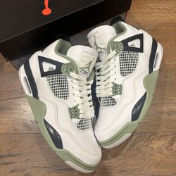 JORDAN 4 SEA FOAM SIZE 12W 10.5M