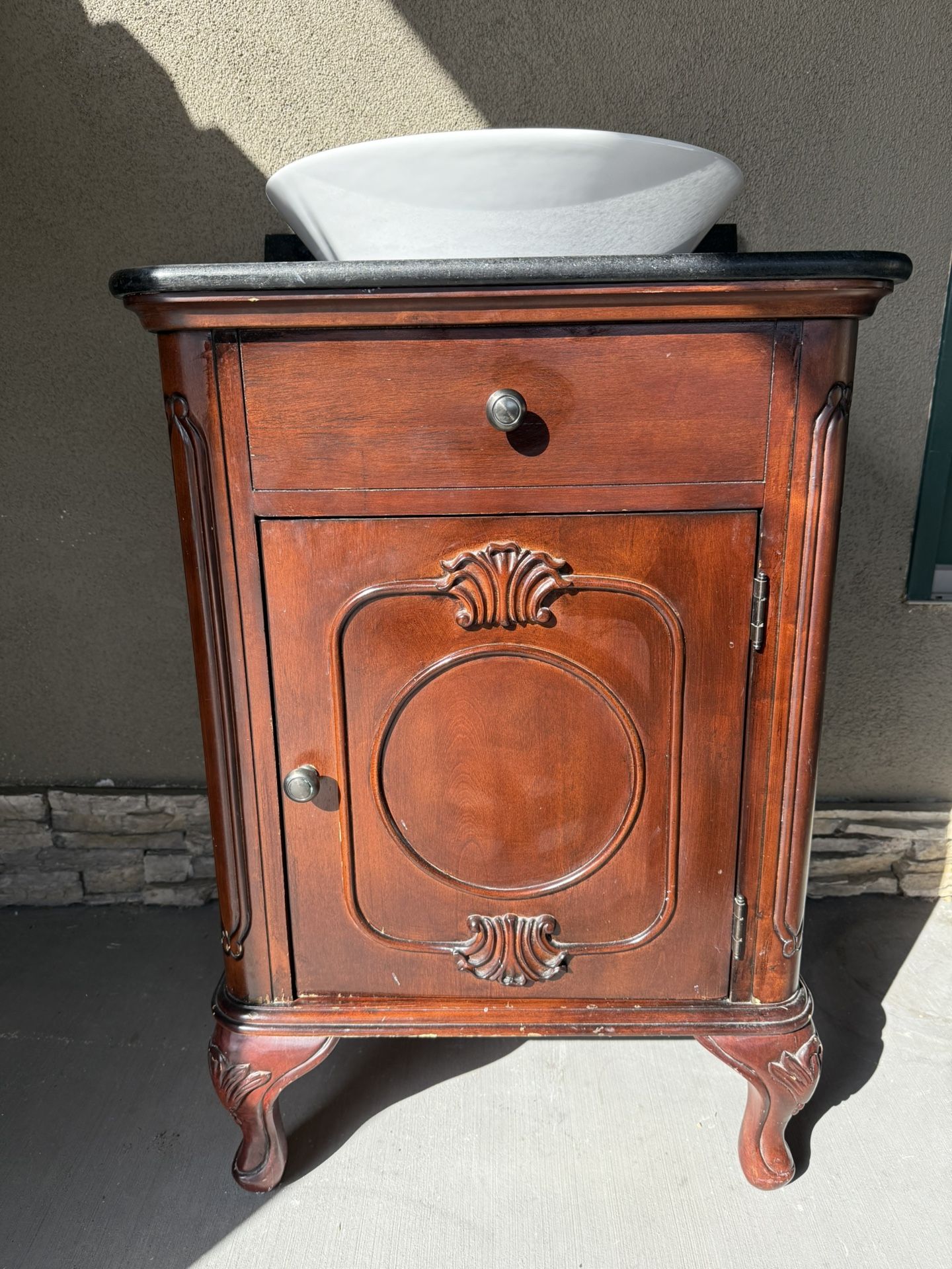 24” Wide Bathroom Vanity And Bowl Sink