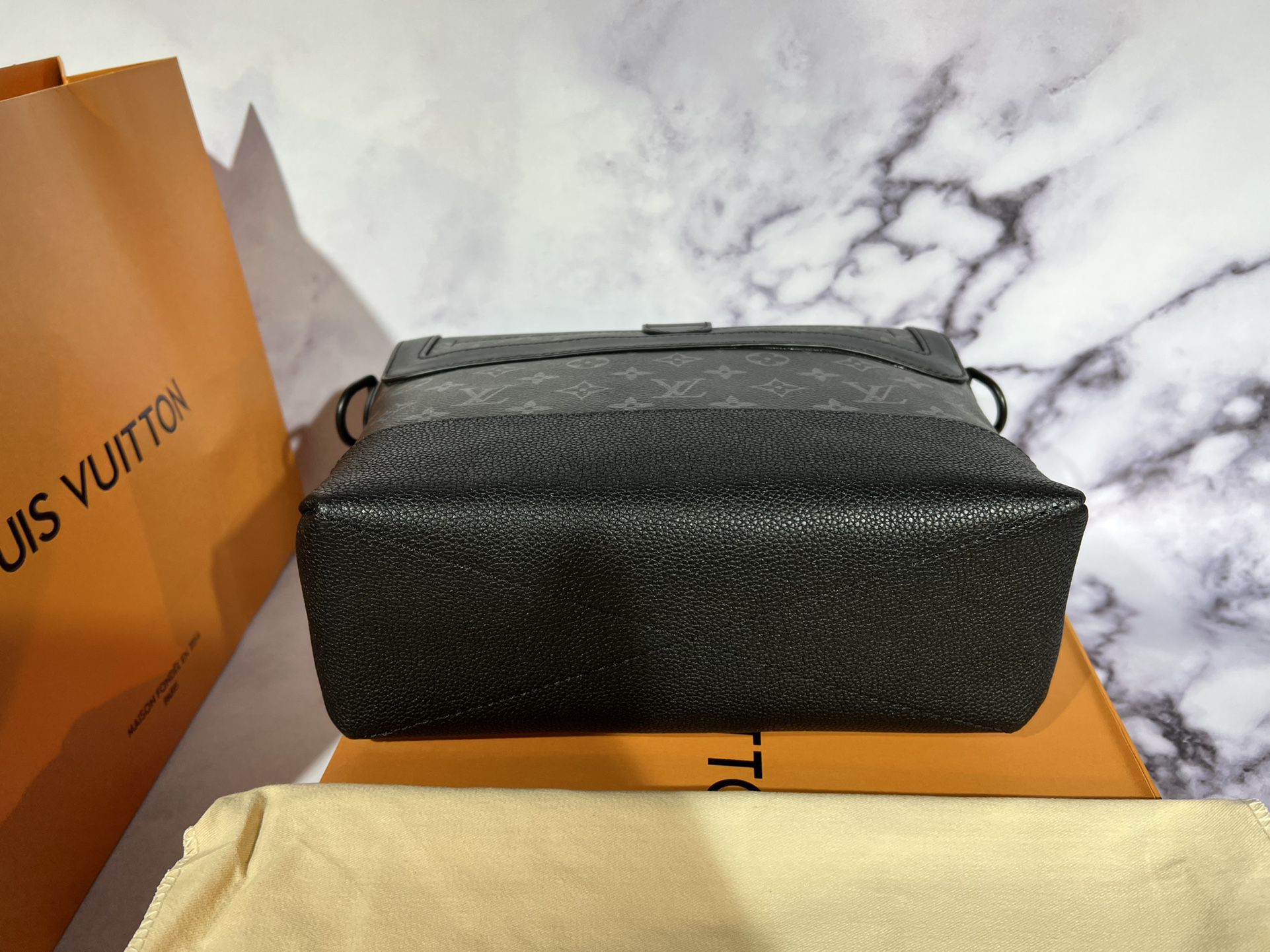 Louis Vuitton // Monogram Canvas Leather Saumur 25cm Messenger Bag //  Pre-Owned - Louis Vuitton & More - Touch of Modern
