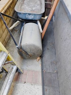 Lawn water roller