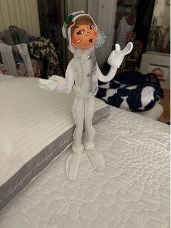 ANNALIE 14 INCH SILVER SPARKLE ELF