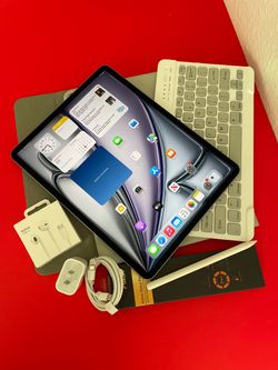 Apple iPad Air 13 (2025 Model / M3 chip) 128GB with keyboard case, pen and accessories (100 % battery)