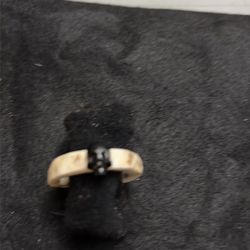 Skull ring