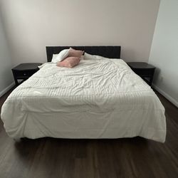 Complete Bedroom Set: Black Tufted Bed, Nightstands & TEMPUR-PEDIC Mattress!