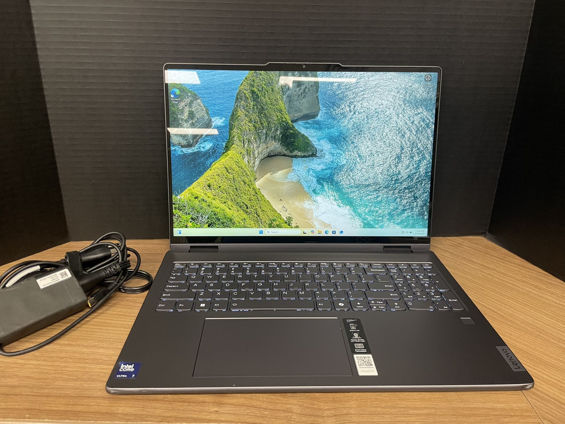 Lenovo Yoga 2-in-1 Ultra 7 1tb 16 gb ram 1.70 GHz windows 11 touchscreen no offers or trades please!!