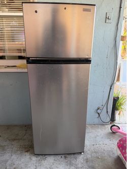Vassani mini fridge 4.2 cu