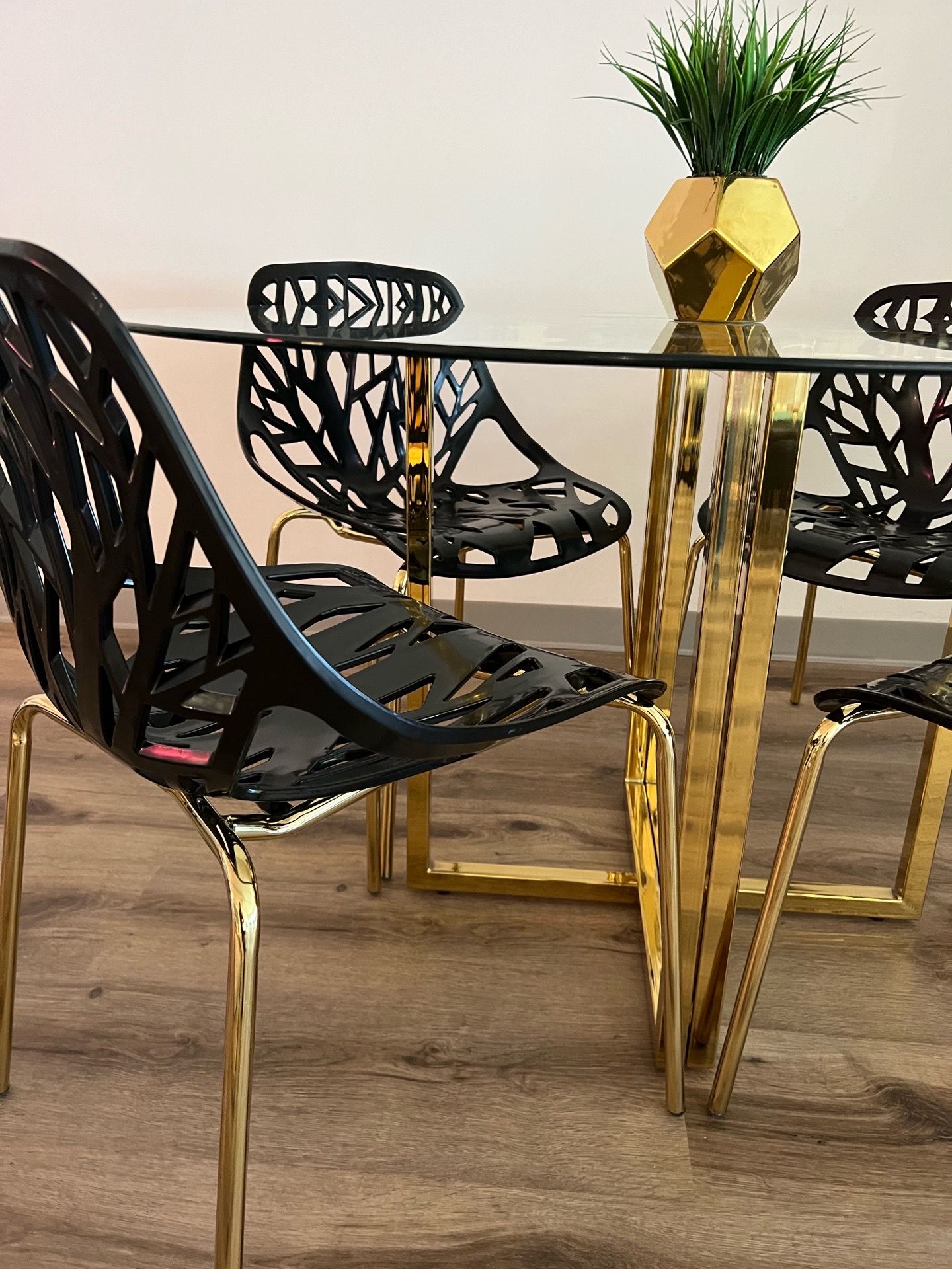 Modern Gold Round Table and Chairs
