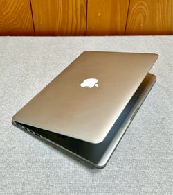 Apple MacBook Pro 13” Retina i5/8GB/256GB SSD