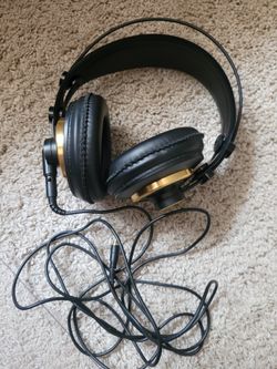 AKG Pro Audio K240 STUDIO Over-Ear, Semi-Open, Professional Studio Headphones